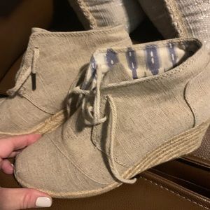 TOMS Desert Wedges